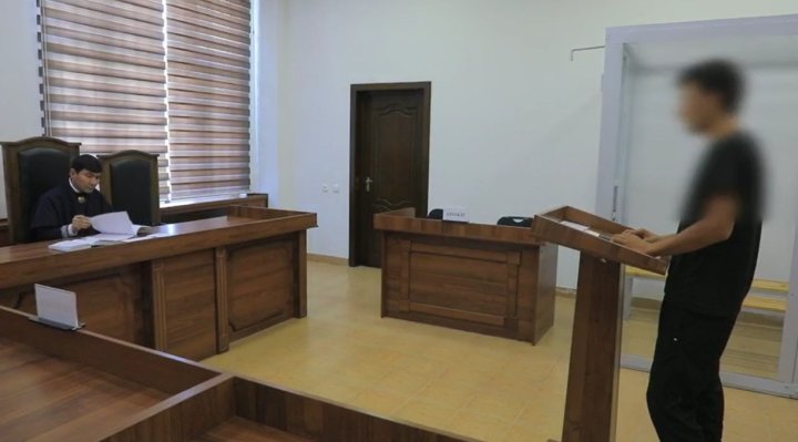 В Сырдарье эвакуаторщик решил стать дорожным «учителем» и лишился водительского удостоверения