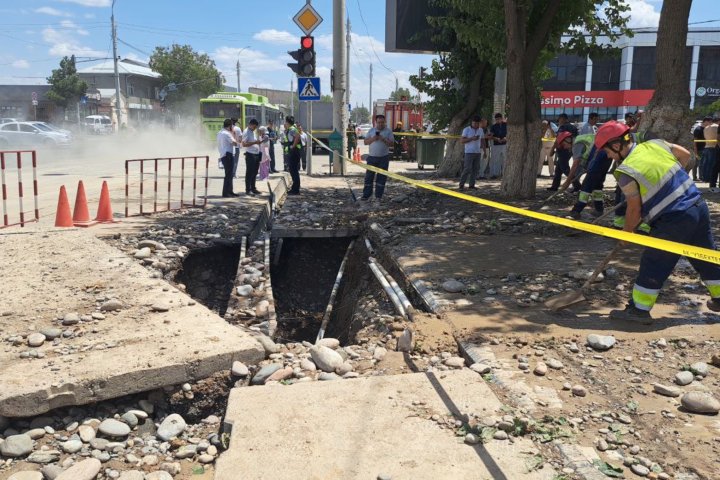 Выяснилась причина прорыва трубопровода в Ташкенте