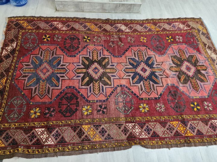 Ковёр, который перевозил пассажир поезда «Ташкент-Алматы», оказался культурным наследием