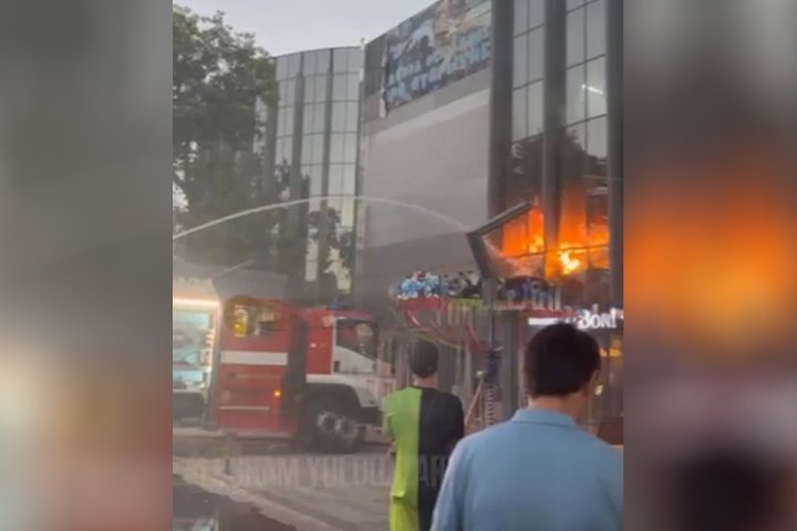 В Ташкенте произошёл пожар в торговом центре Globus Mall — видео