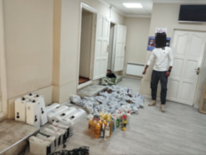 Пассажир поезда «Москва-Ташкент» пытался скрыть от таможни водонагреватели, сварочные аппараты и мясорубки