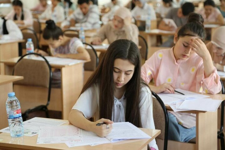 В Узбекистане стартовала выдача допусков к вступительным тестам