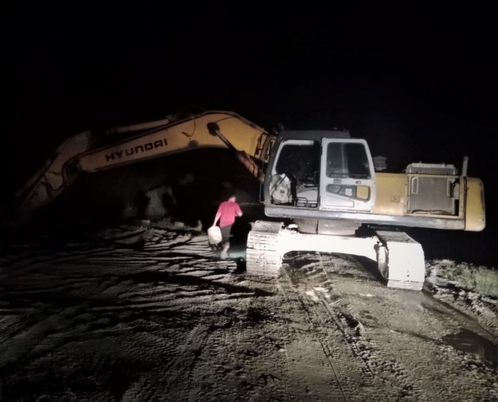 В Намангане водителю экскаватора выписан огромный штраф