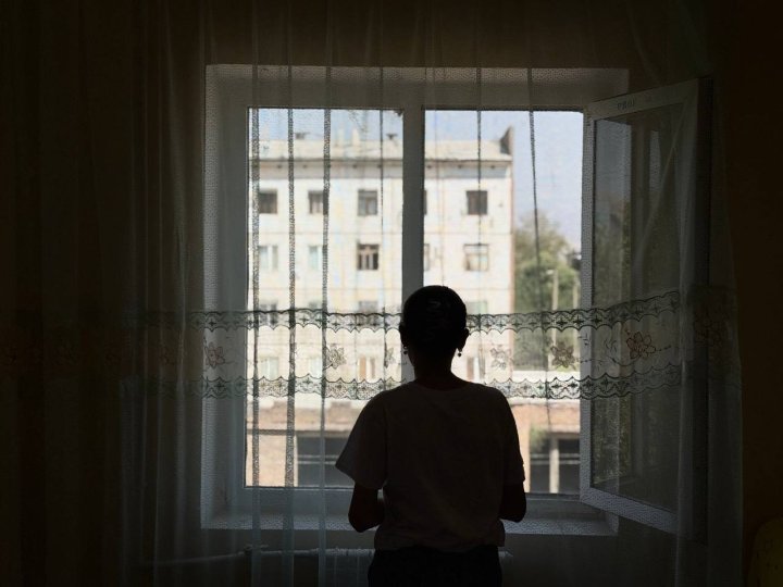 В Ташобласти отец изнасиловал родную дочь — ему дали 12 лет тюрьмы