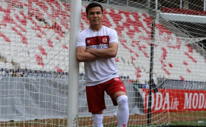 Футболист сборной Узбекистана вернется в узбекский клуб из Турции