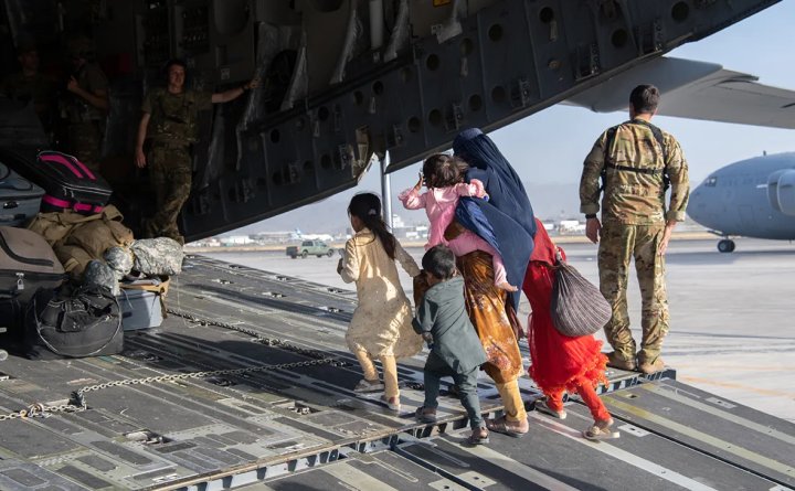 Дональд Трамп отказал во въезде афганцам, которые помогали США в Афганистане