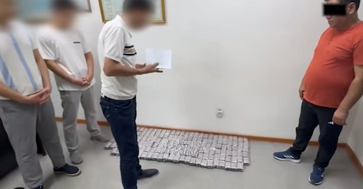 Житель Ахангарана организовал склад психотропных препаратов на съёмной квартире в Ташкенте