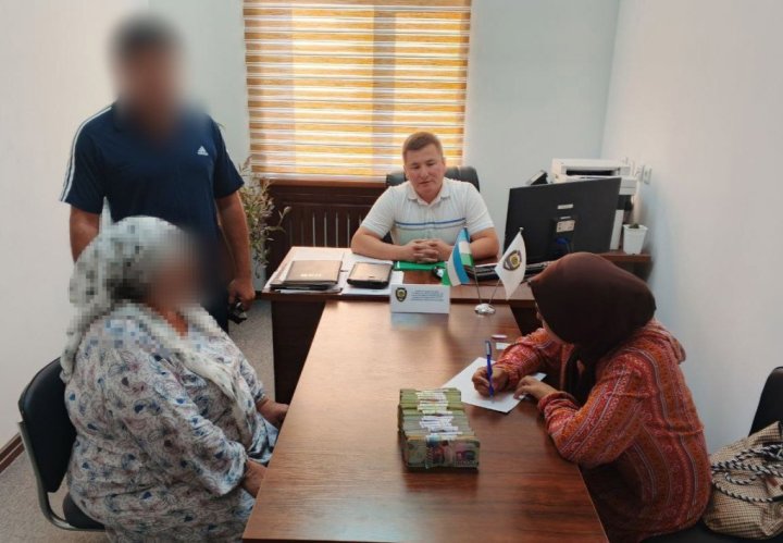 Потратила пенсию: В Джизакской области мать должника погасила его долг по алиментам