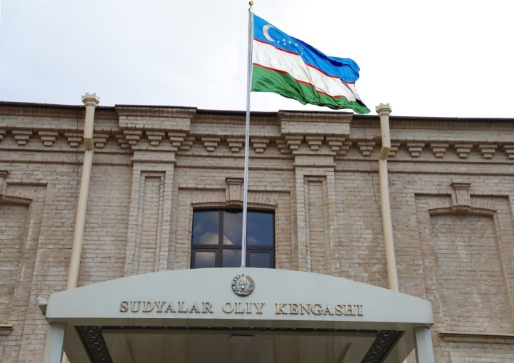 В Хорезме на судью завели уголовное дело