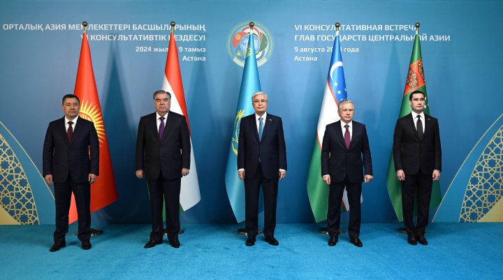 Президенты стран ЦА поздравили Шавката Мирзиёева с днем рождения