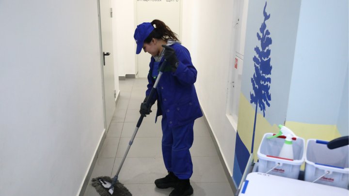 Узбекистанцам объяснили, кто должен убираться в подъезде многоэтажного дома