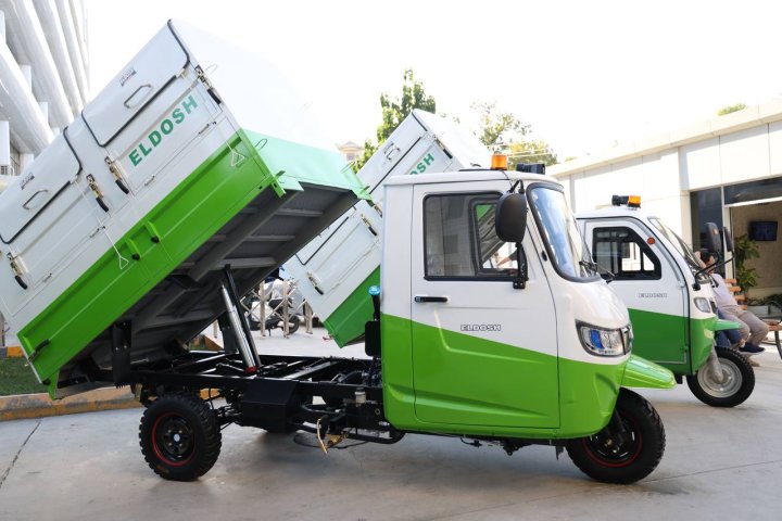 В Самарканде начали выпускать мотороллеры для сбора мусора
