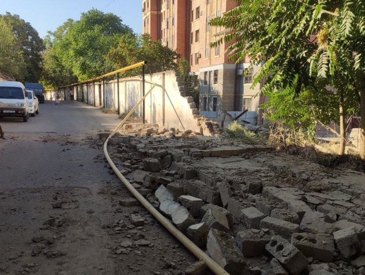 150 домохозяйств остались без газоснабжения в Яшнабадском районе из-за обрушения стены