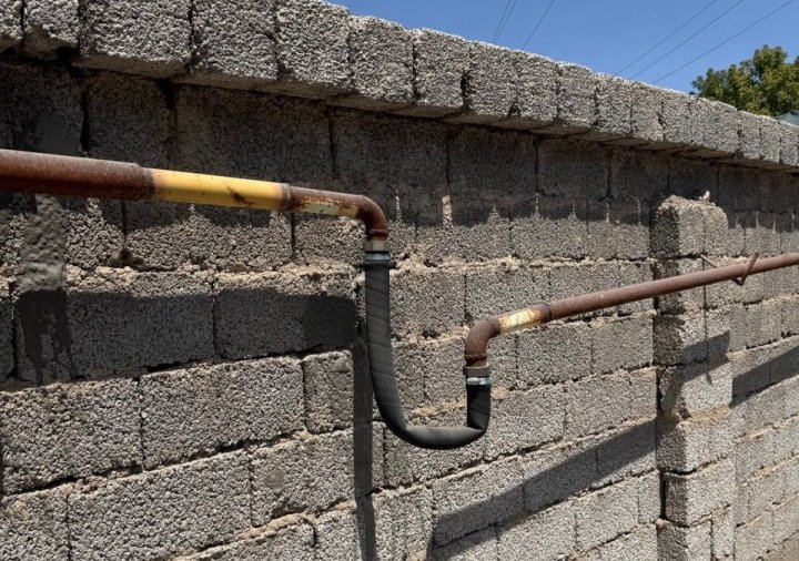 В Ташкентском районе мужчина подсоединил свою кухню к газоснабжению резиновым шлангом и крал природный газ