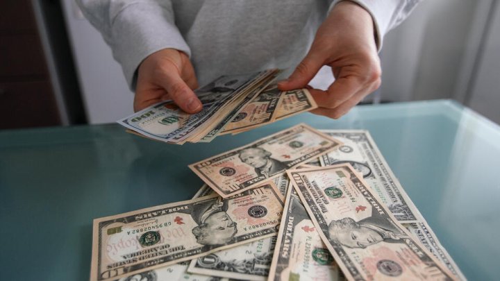 В Узбекистане обновили курс доллара на 19 августа