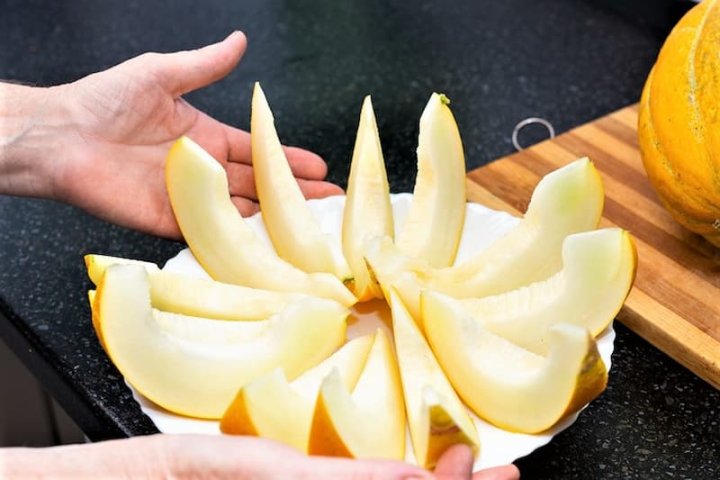 Кыргызстан вернул в Узбекистан 21 тонну дыни из-за соломы