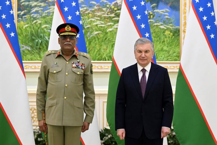 Президент Узбекистана встретился с высшим военным руководством Пакистана