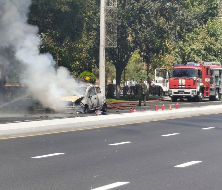 В Ташкенте сгорел автомобиль «Spark»