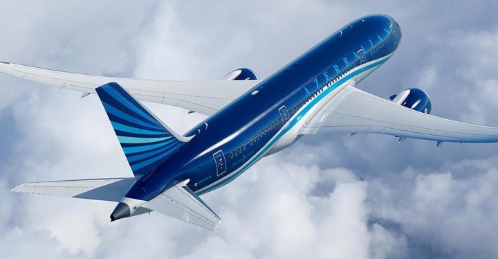 Azerbaijan Airlines перенесла рейс из Ташкента в Баку по техническим причинам