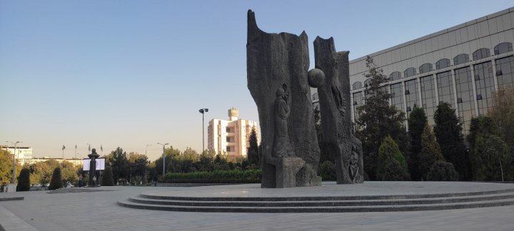 Узбекистанцам рассказали о резком понижении температуры воздуха