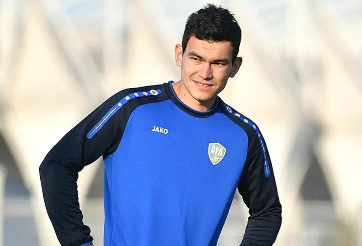 Защитник сборной Узбекистана может покинуть Иран спустя месяц после трансфера