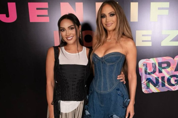 Звёздная встреча в Ташкенте: Муниса Ризаева поделилась совместным фото с J.Lo