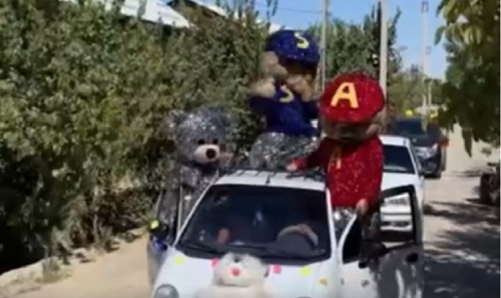 Мишка Тедди и Элвин со своим бурундуком прокатились на крыше автомобиля «Matiz» в Бухаре