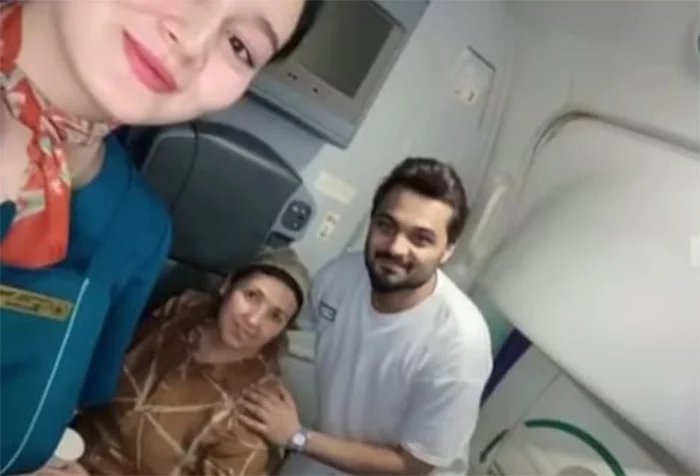 Студент-медик ТГМУ спас пассажирку на рейсе Ташкент-Дели