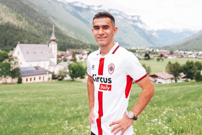 Узбекский футболист дебютировал в бельгийском чемпионате