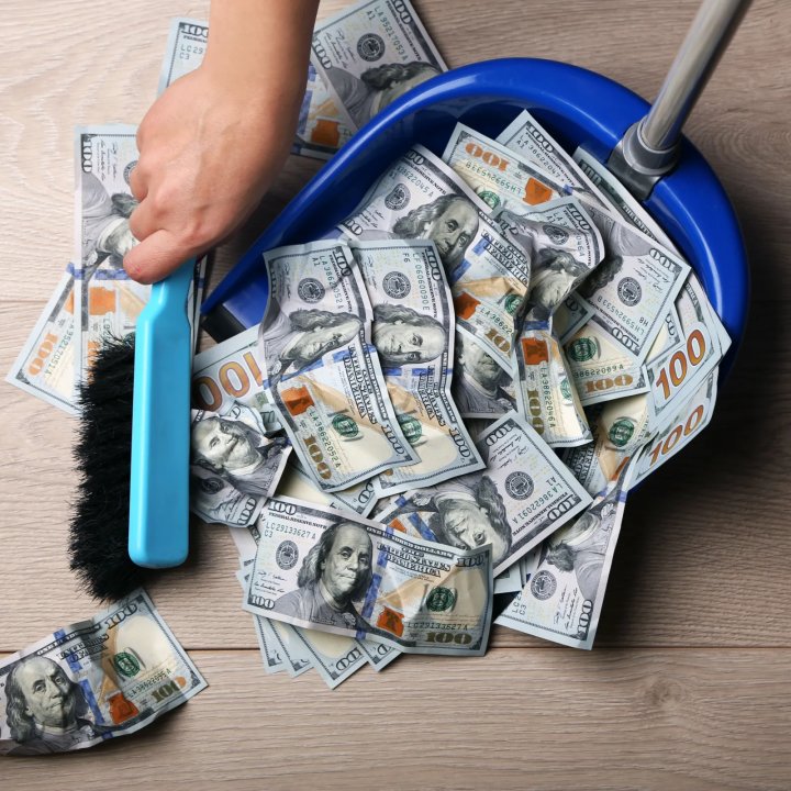 Почему доллар в Узбекистане падает целый год?