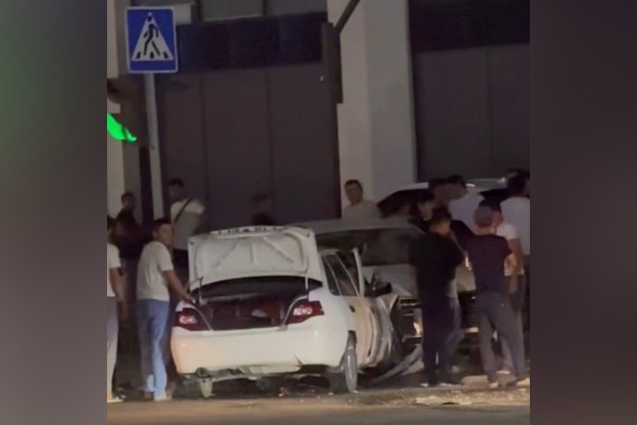 В Яшнабадском районе Ташкента произошло ДТП с участием  с участием автомобилей BYD и Nexia