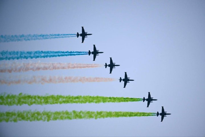 Небо над парком «Новый Узбекистан» озарил невероятный пролёт штурмовиков Су-25 — видео