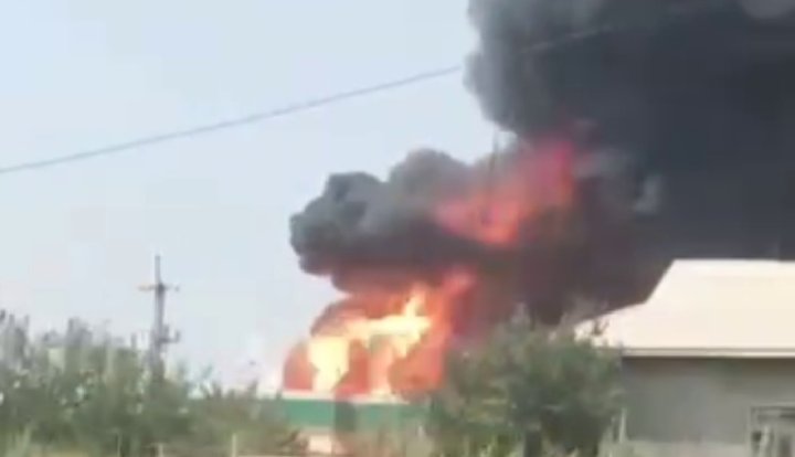 В Сурхандарье произошёл пожар на автозаправочной станции