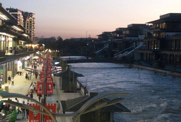 В Ташкенте на территории Seoul Mun утонул 17-летний парень