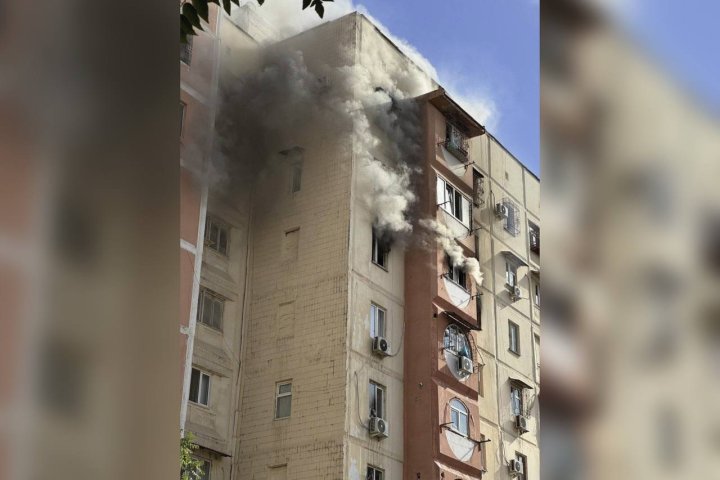 В Яшнабадском районе Ташкента в одной из квартир многоэтажного дома вспыхнул пожар — видео