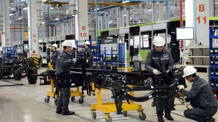 Промышленности Узбекистана требуется 500 тыс. специалистов