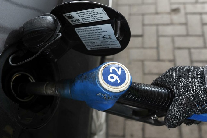 В Узбекистане подешевел бензин АИ-92