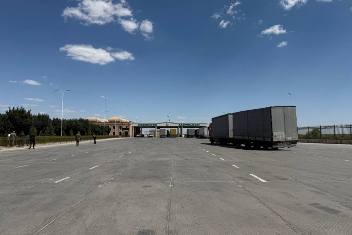 Два КПП на границе Узбекистана и Таджикистана открылись для иностранцев и легковых авто