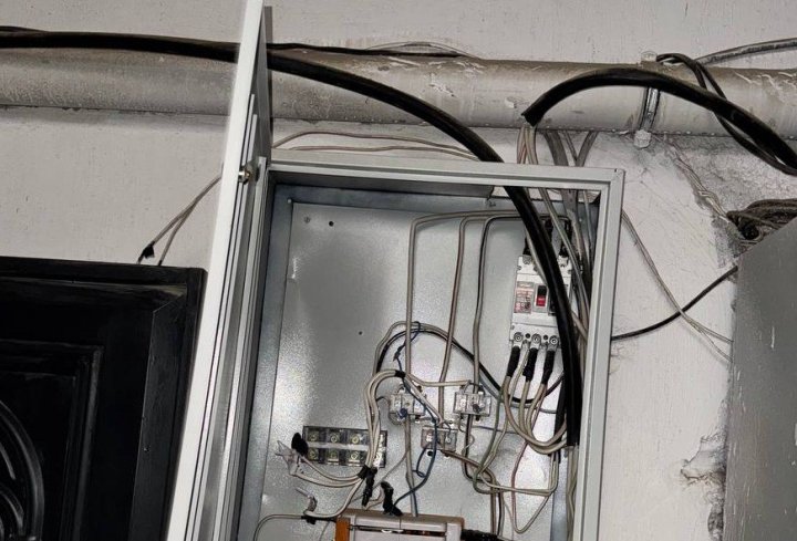 В Самарканде предприятие незаконного потребляло электроэнергию, ущерб превысил 2,6 млрд сумов