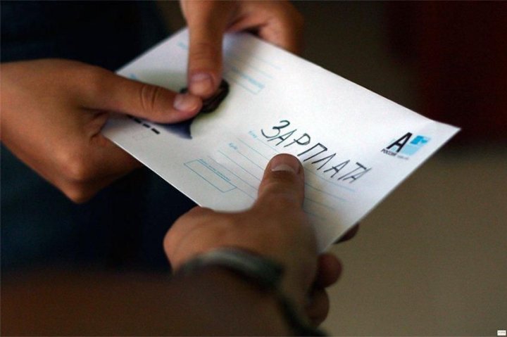 В Узбекистане официальный доход превышает «теневой» на 1,3 млн