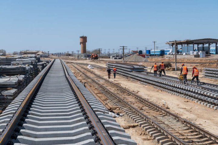 В Уртачирчикском районе построят аэропорт и железную дорогу