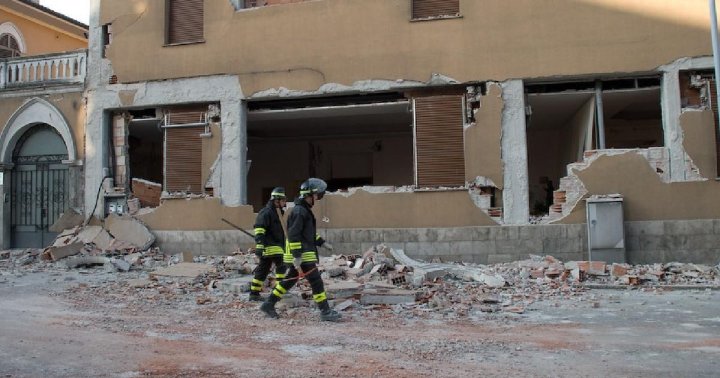 Число жертв землетрясения в Афганистане достигло 900 человек