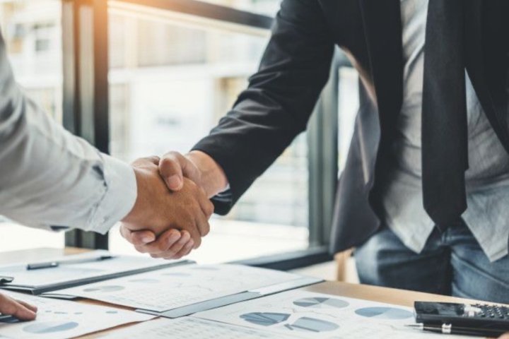 16 тысяч компаний и 12 тысяч иностранцев: полный расклад по капиталу в Узбекистане