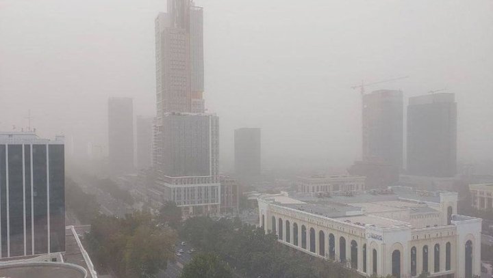 Ташкентцы начали жаловаться на странную вонь в городе