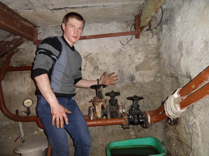 Сантехники или поборщики? Ташкентцы жалуются на незаконные сборы за перекрытие стояков