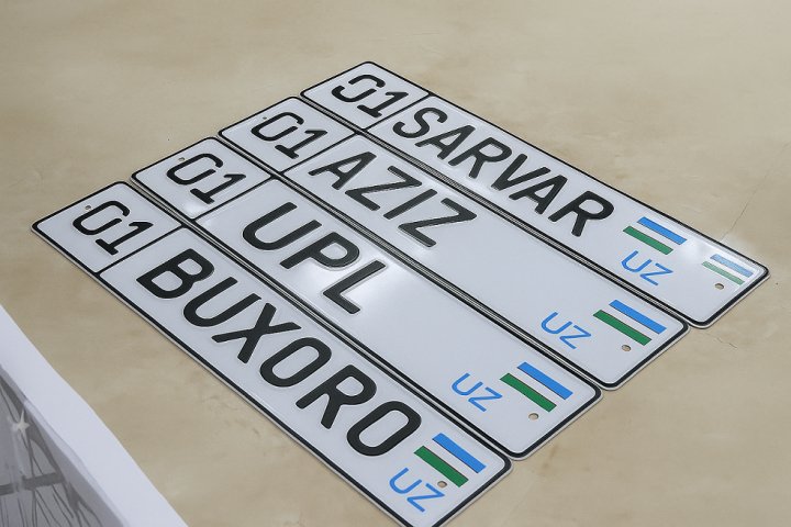 В Узбекистане легализовали именные номера для автомобилей с 2026 года
