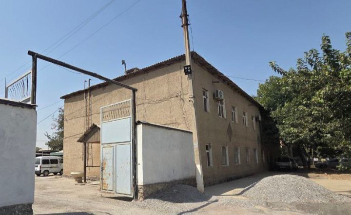 В Джизаке арестовано здание предприятия за неуплату налогов