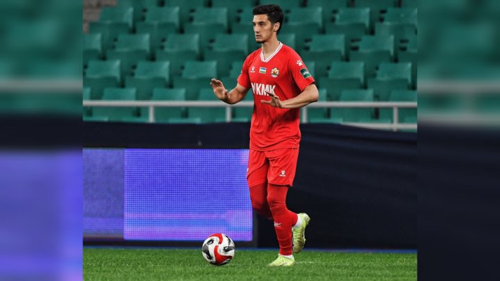 Узбекского футболиста изгнали из клуба