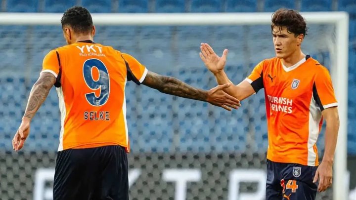 Узбекский нападающий Элдор Шомуродов забил свой первый гол в Турции