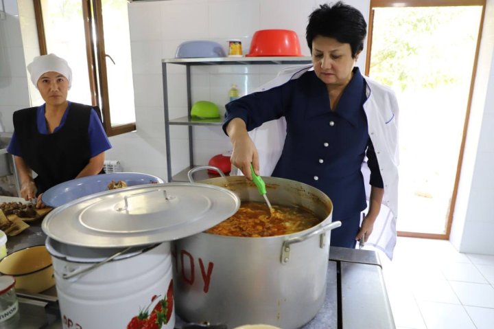Токсикоинфекция в детских садах: Министр образования лично ознакомилась с ситуацией в дошкольных учреждениях Ташобласти